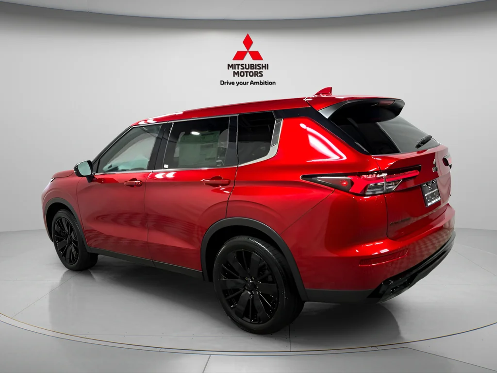 New 2026 Red Diamond Mitsubishi LE 1.5T 2WD image 4