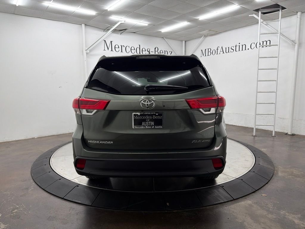 Used 2019 Green Toyota XLE image 5