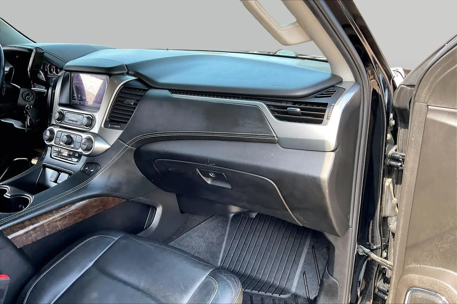 Used 2018 Black Chevrolet LT image 17