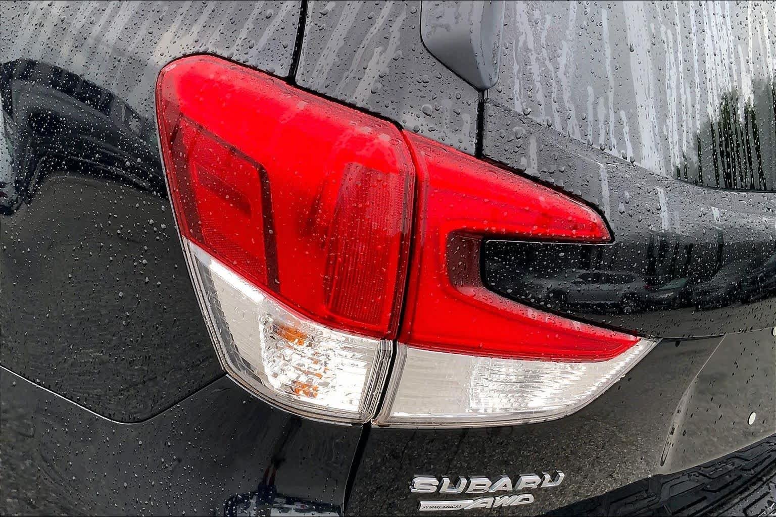 Used 2020 Crystal Black Silica Subaru Limited image 27