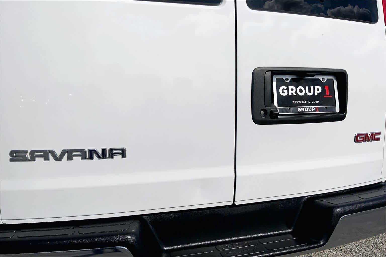 Used 2025 Summit White GMC LT image 10
