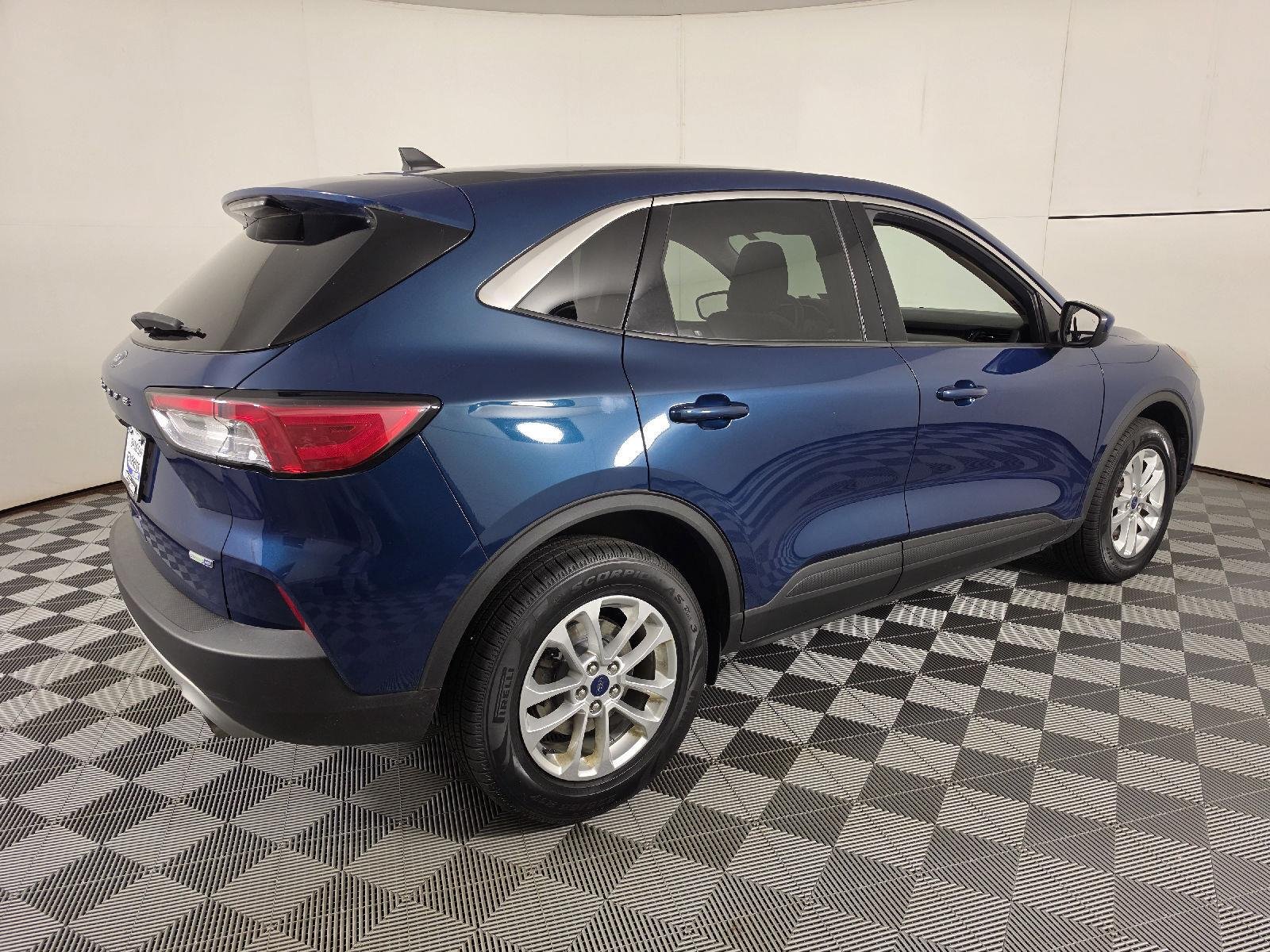 Used 2020 Dark Persian Green Ford SE image 10