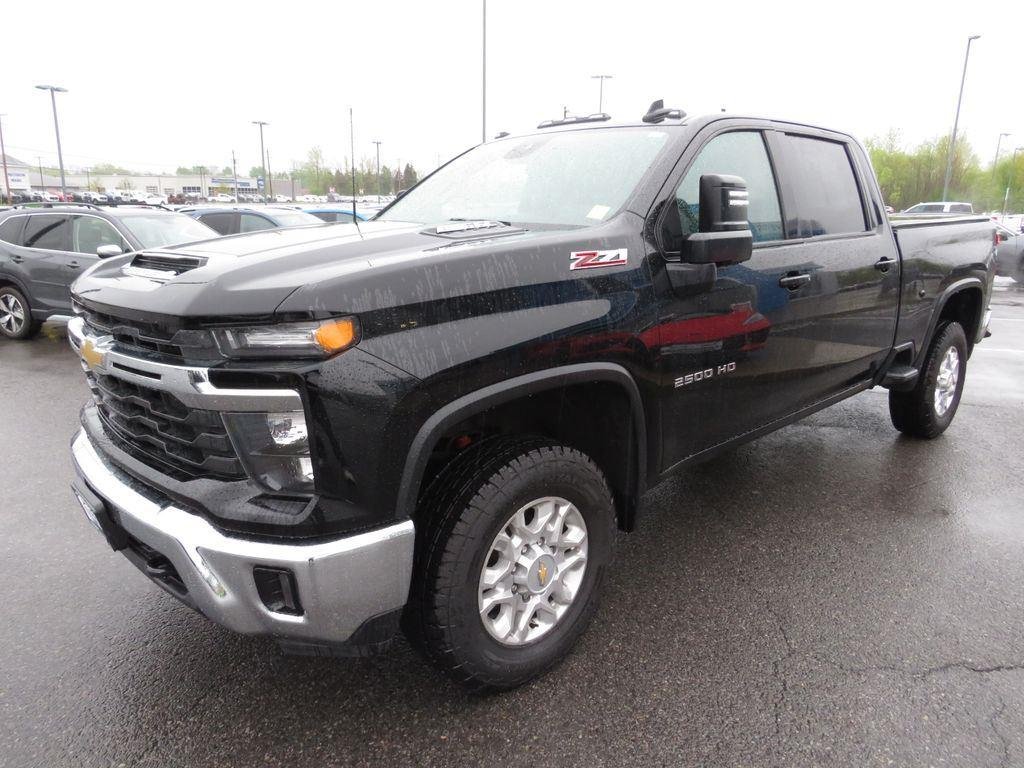 Used 2024 Black Chevrolet LT image 8