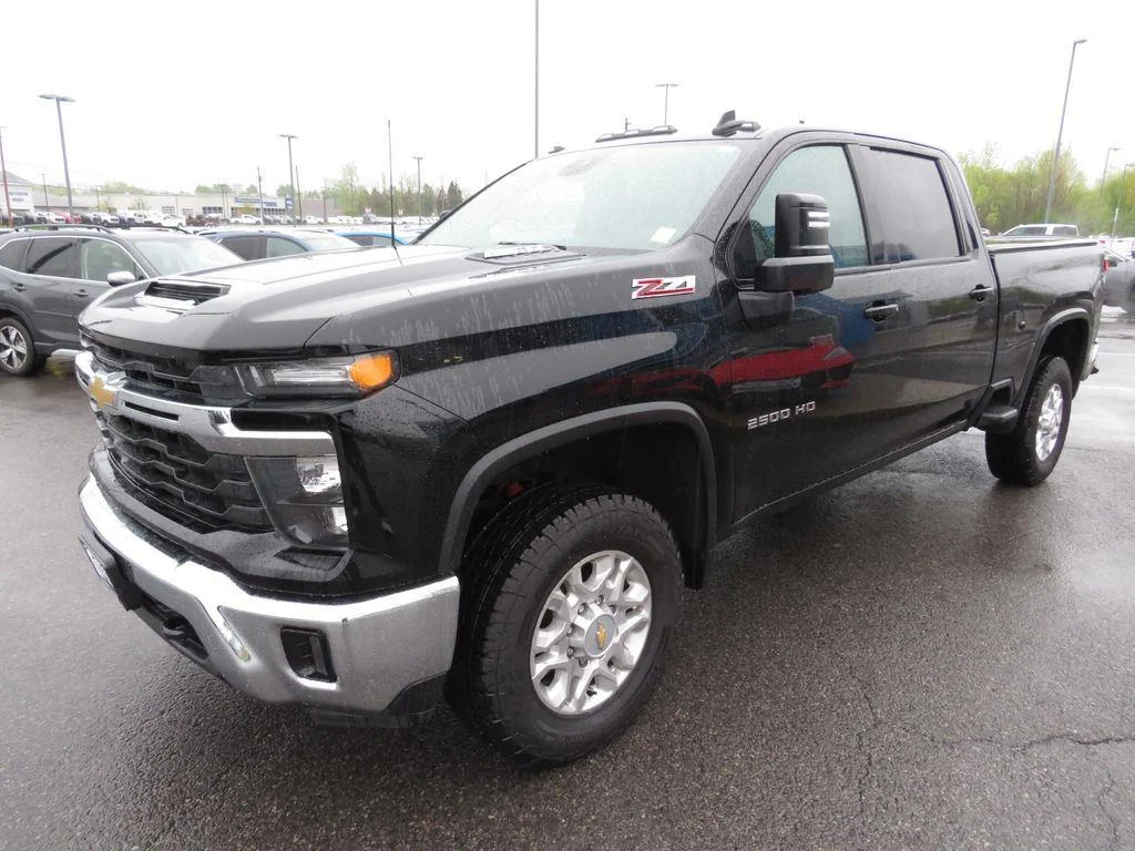 Used 2024 Black Chevrolet LT image 8