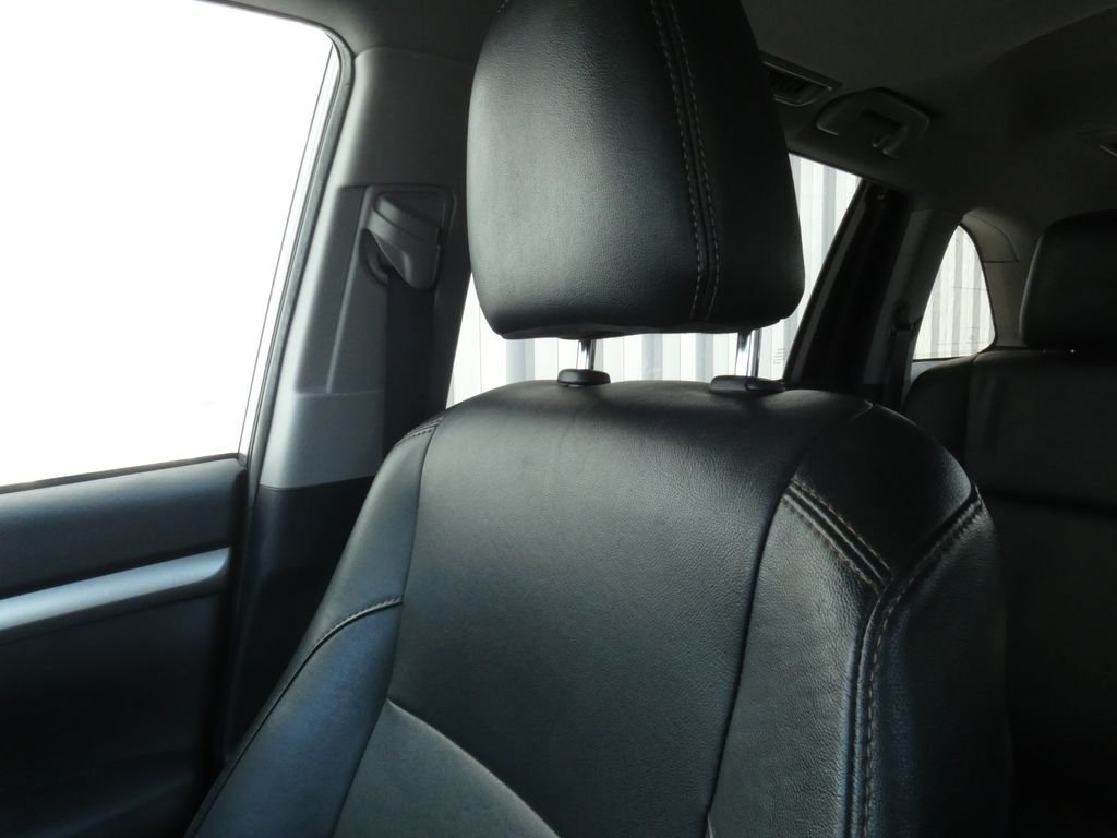 Used 2019 Gray Toyota XLE image 29