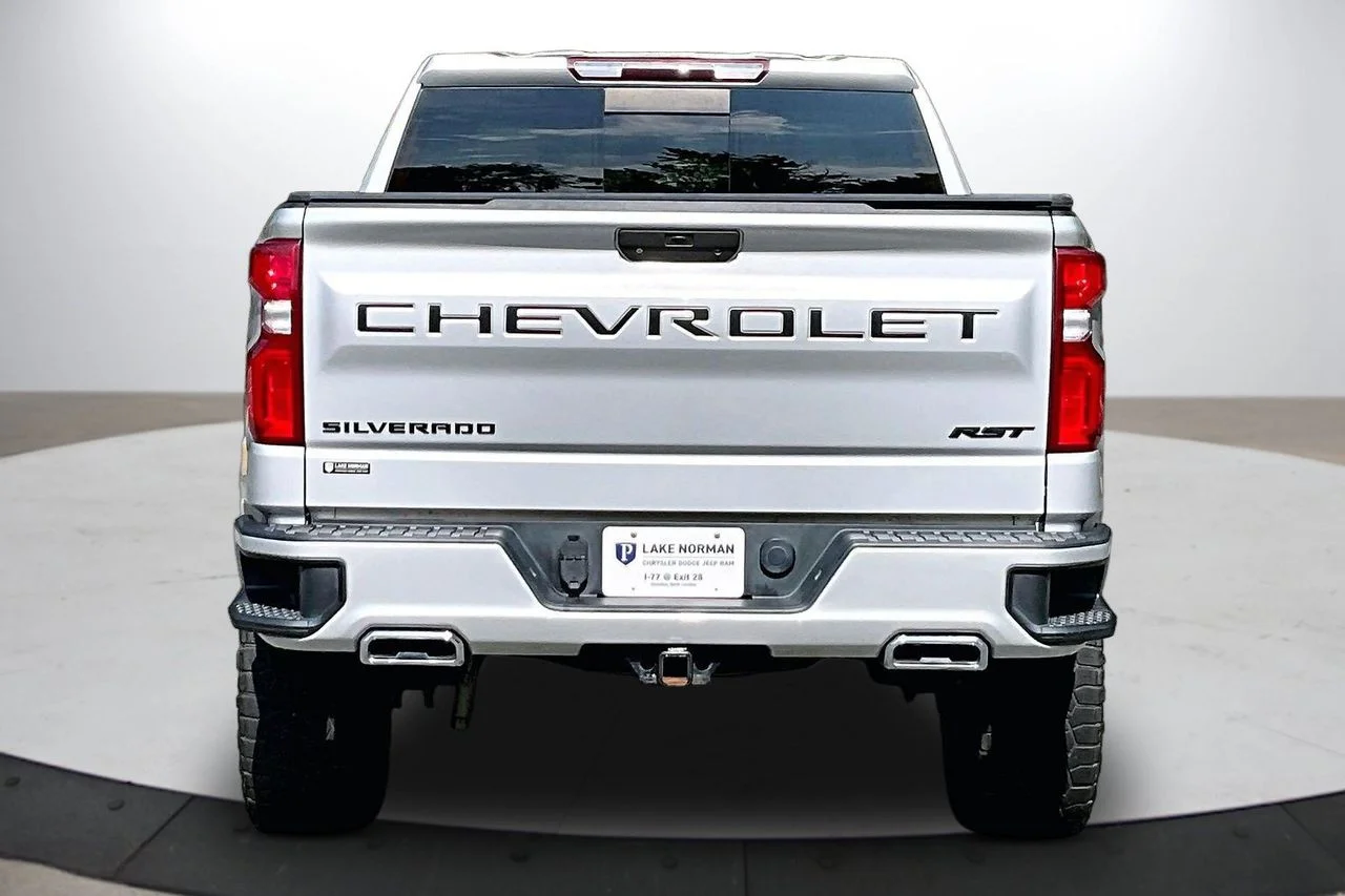 Used 2021 Silver Chevrolet RST image 8