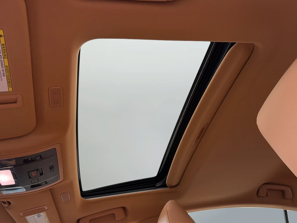 Used 2024 White Lexus 350 image 19