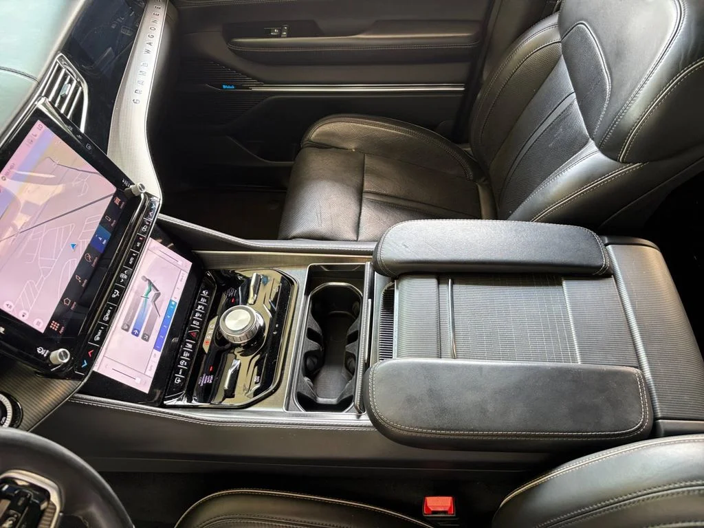 Used 2022 White Jeep Series II image 11
