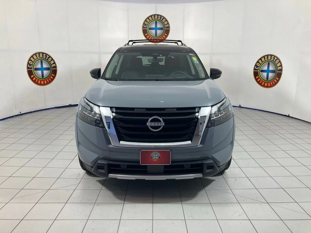 Used 2025 Gray Nissan Platinum image 20