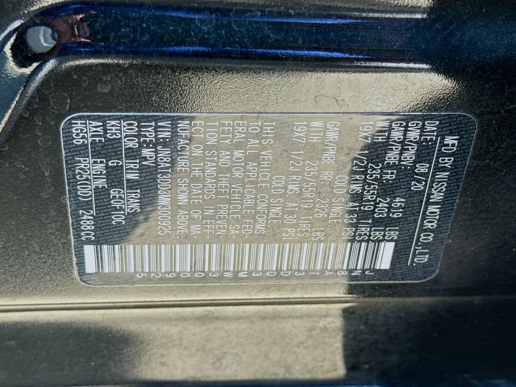 Used 2021 Super Black Nissan Platinum image 33