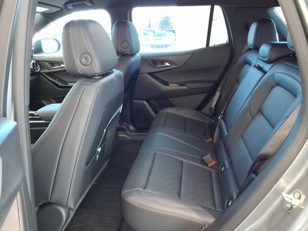2027 Chevrolet Equinox LT - Photo 6