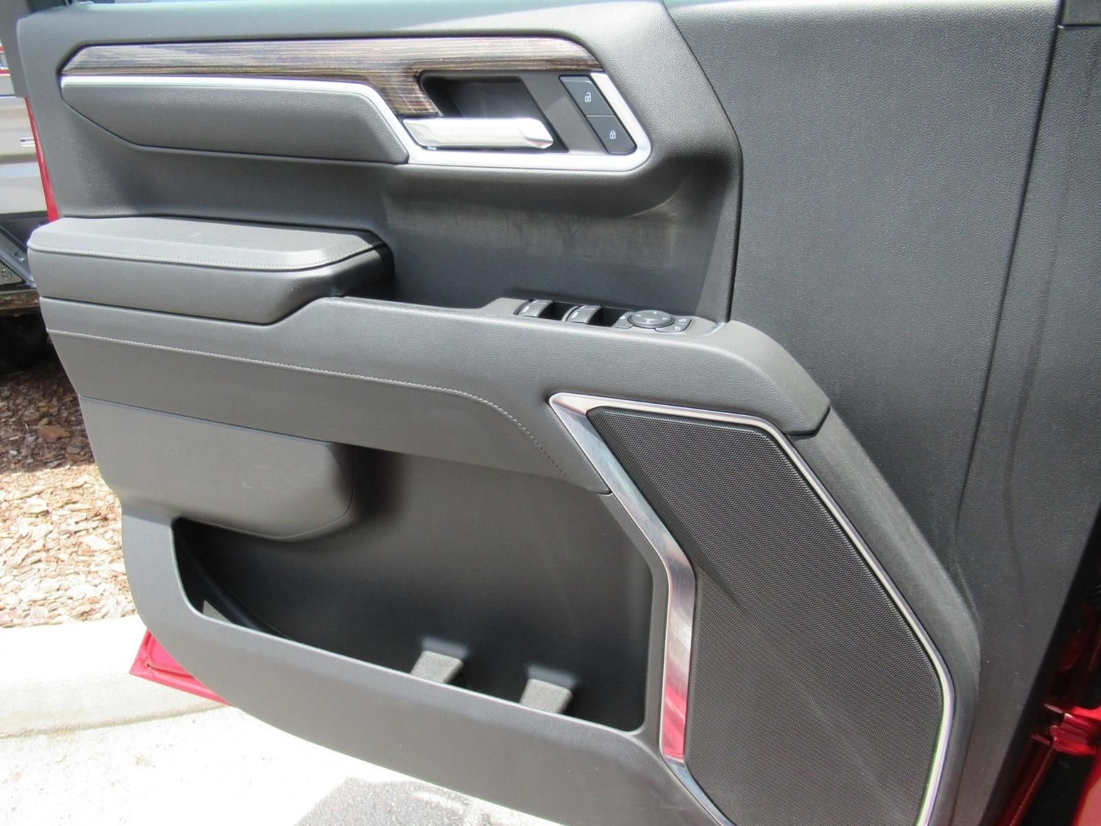 Used 2024 Red GMC Elevation image 20