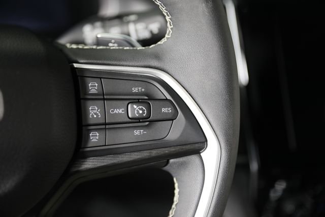 Used 2025 Silver Jeep Laredo image 7