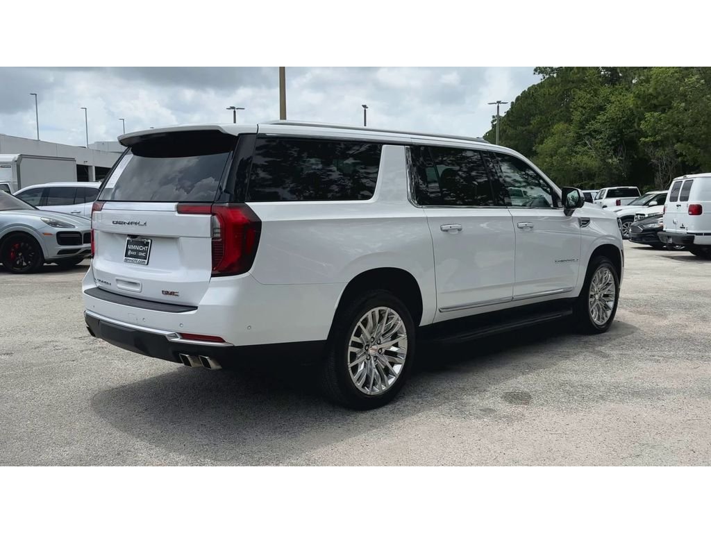 2025 GMC Yukon XL Denali - Photo 8