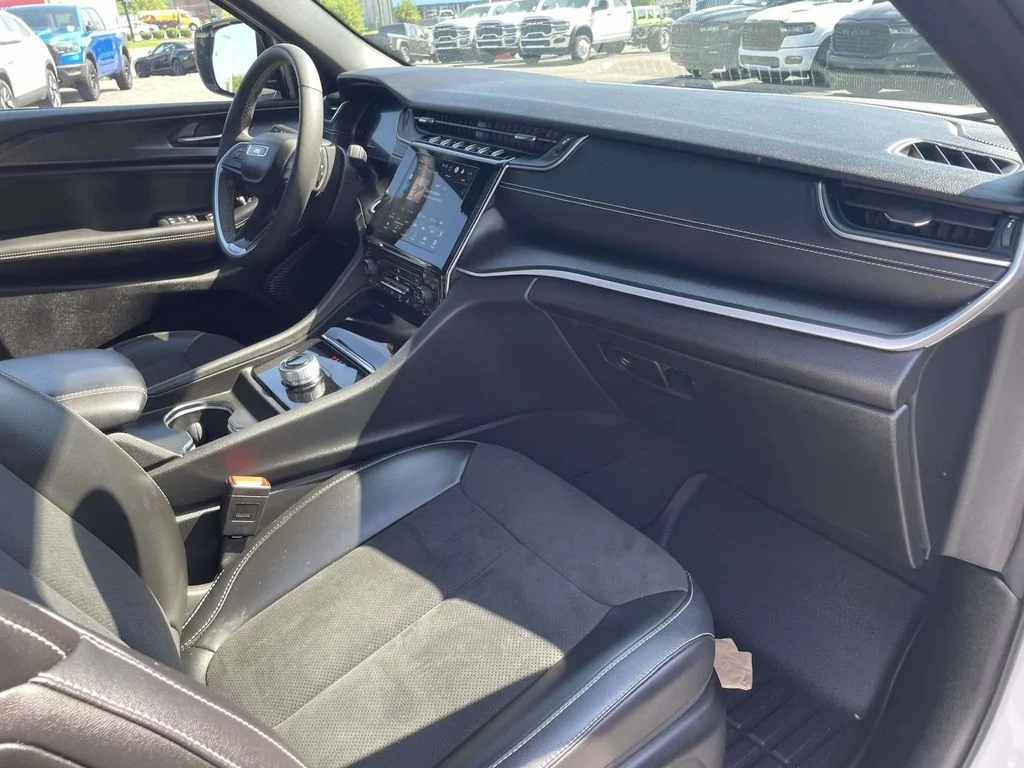 Used 2024 White Jeep Altitude X image 15