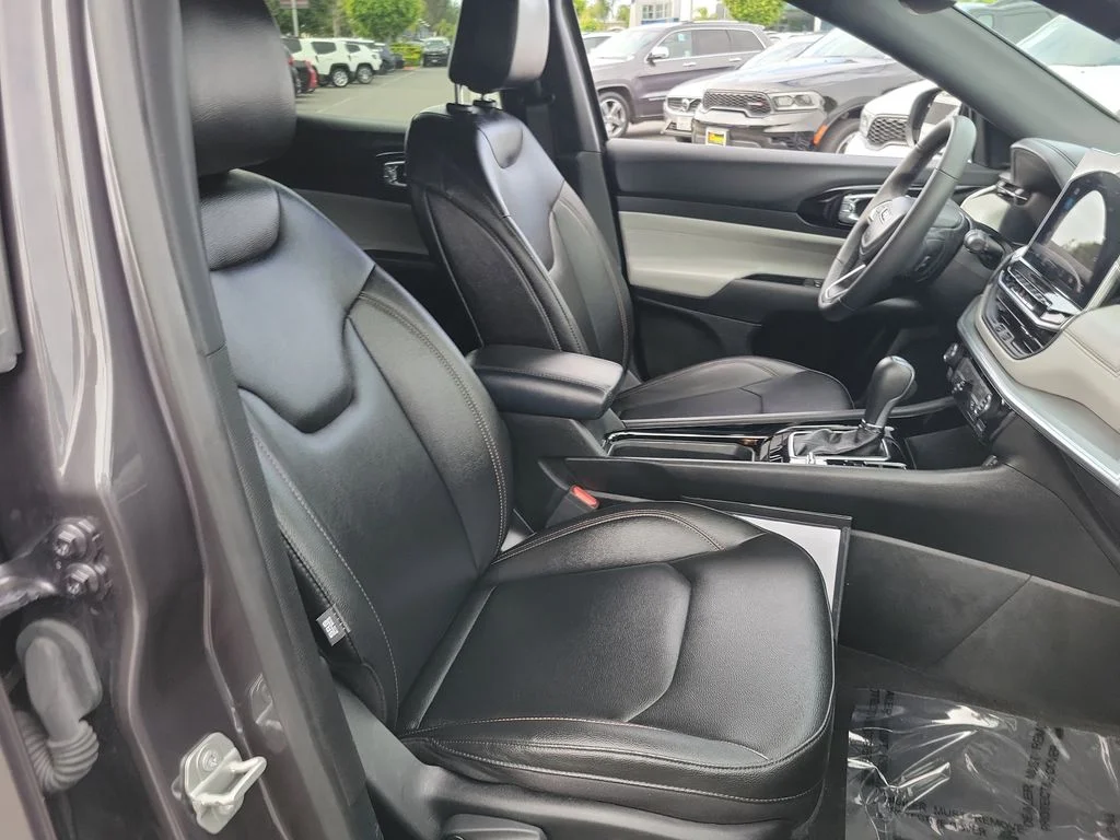 Used 2024 Gray Jeep Limited image 18