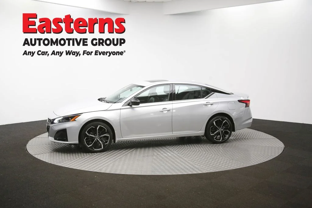 Used 2023 Silver Nissan 2.5 SR image 57