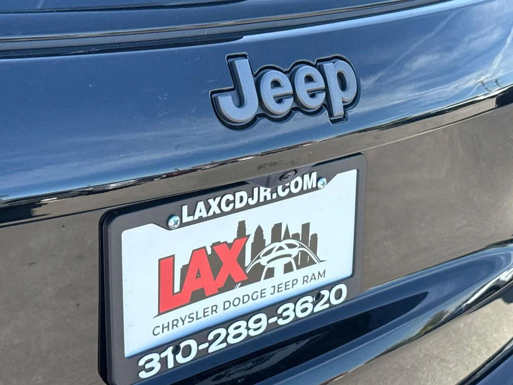 New 2026 Black Jeep Latitude image 5