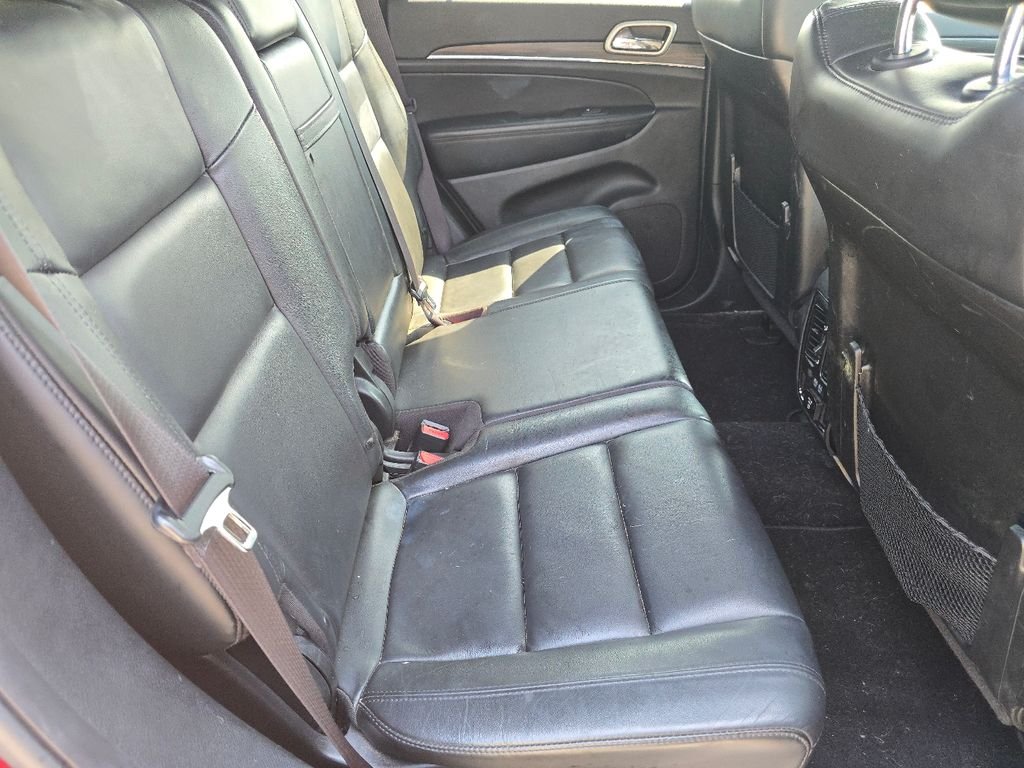 Used 2020 Velvet Jeep Limited image 21