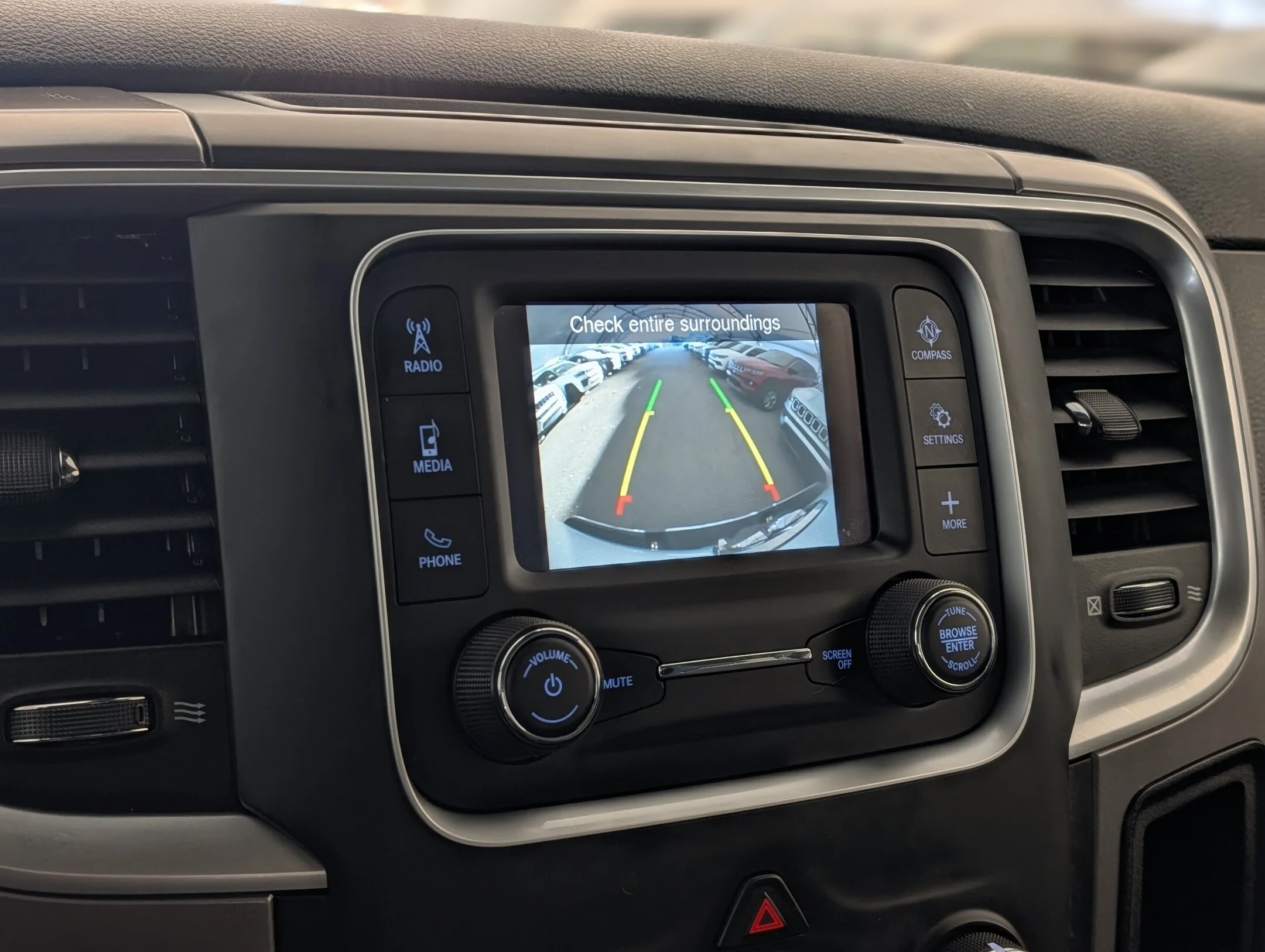 Used 2023 White RAM SLT - Trailerin Pkg - 5.7L HEMI - LOW KMS - P - SLT 4x4 Crew Cab 57 Box image 23