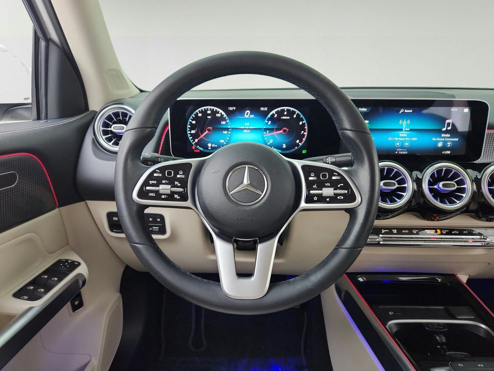 Used 2020 Polar White Mercedes-Benz GLB 250 image 25