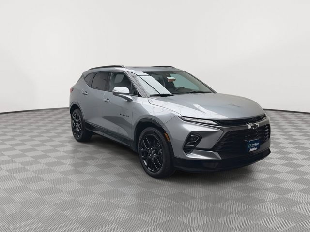 Used 2025 Sterling Gray Metallic Chevrolet RS image 39