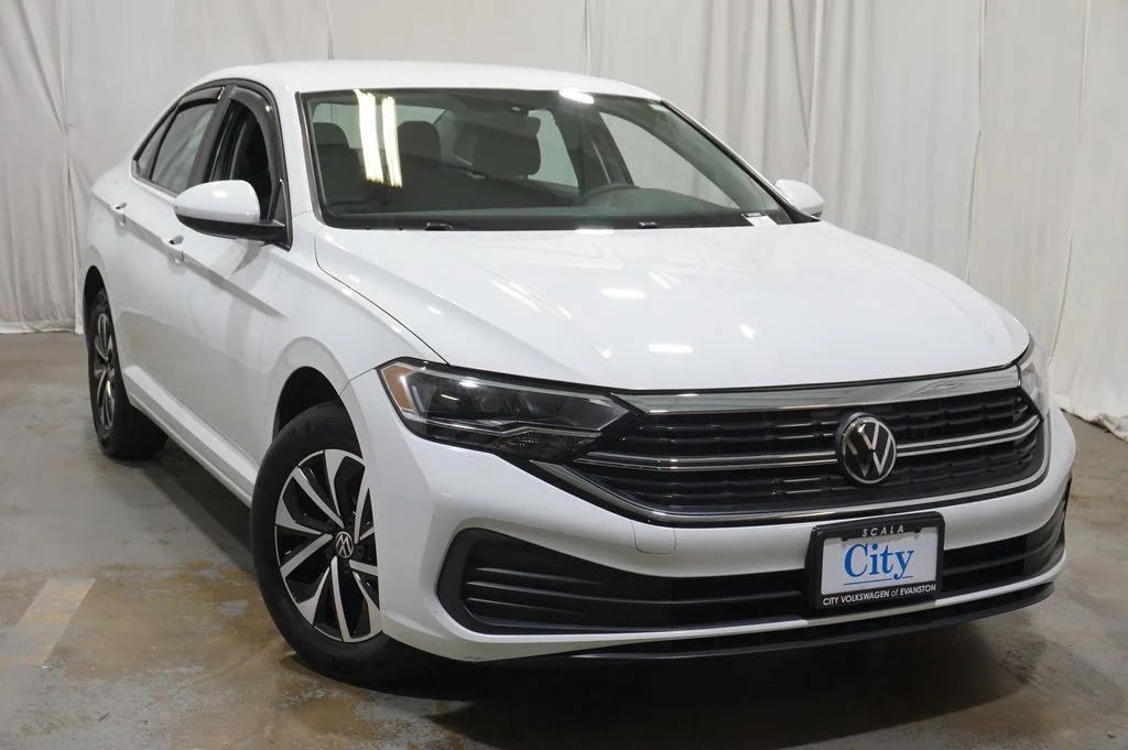 Certified Used 2023 White Volkswagen 1.5T S image 4