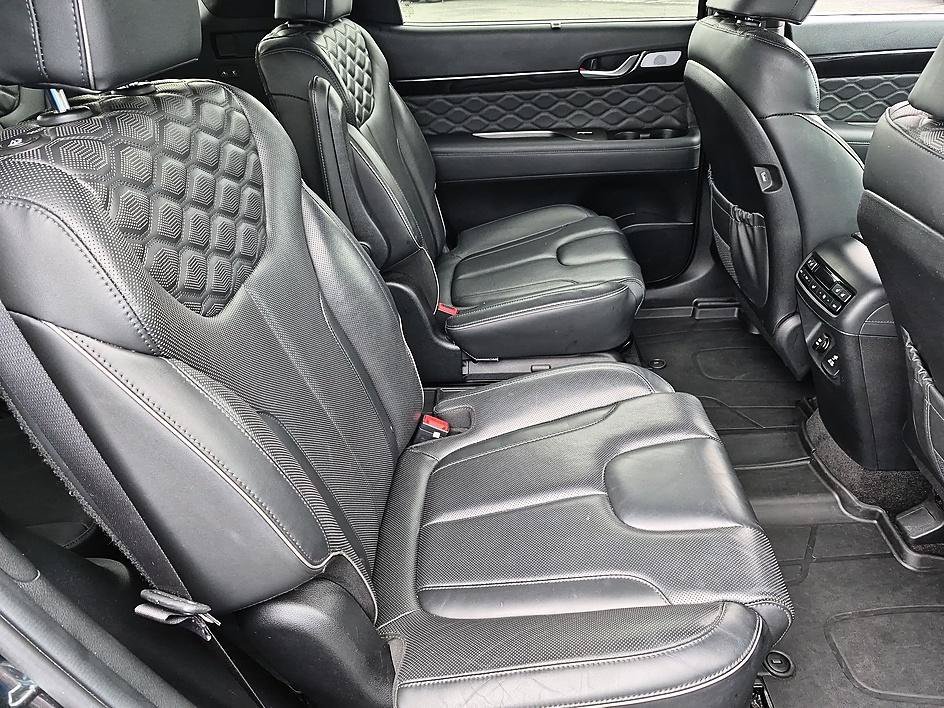 Used 2022 Abyss Black Pearl Hyundai Calligraphy image 33