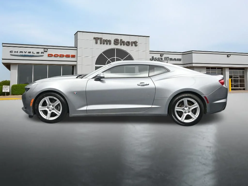 Used 2023 Gray Chevrolet 1LT image 2