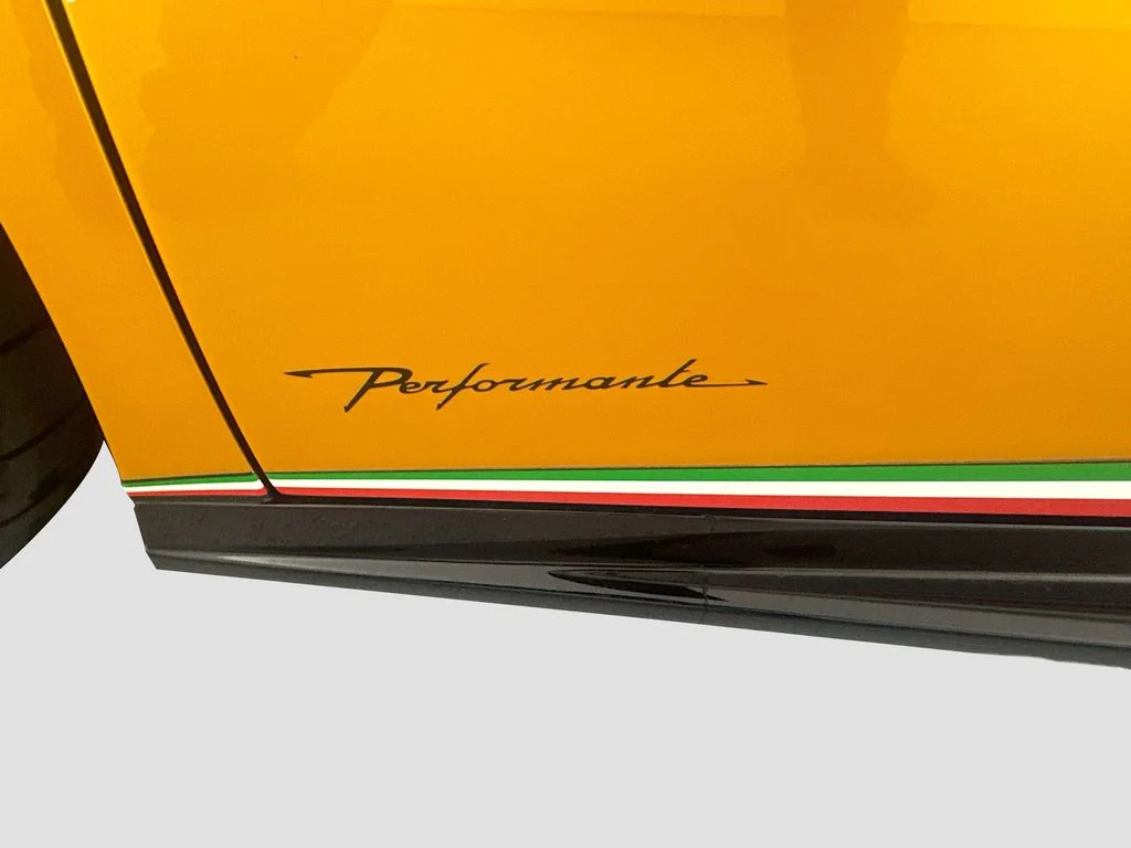 Used 2018 Gold Lamborghini Performante image 25