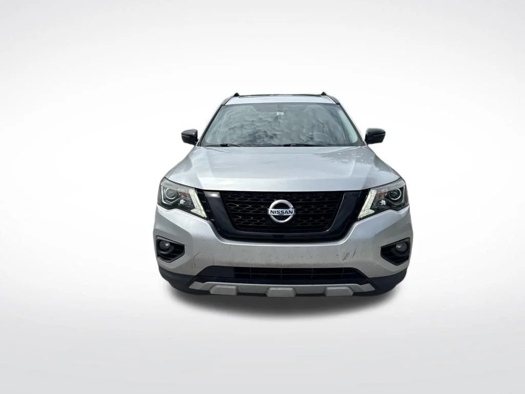 Used 2020 Brilliant Silver Metallic Nissan SL image 3