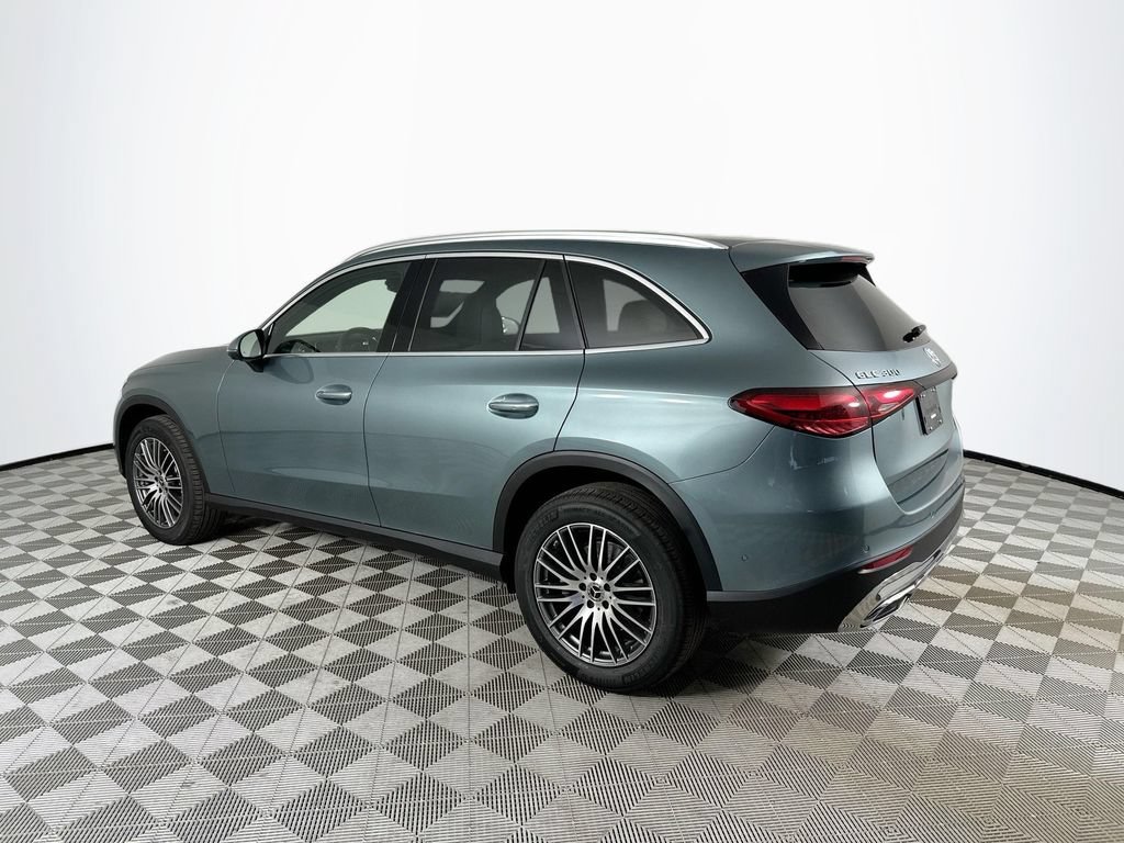 New 2026 Verde Silver Metallic Mercedes-Benz GLC 300 image 39