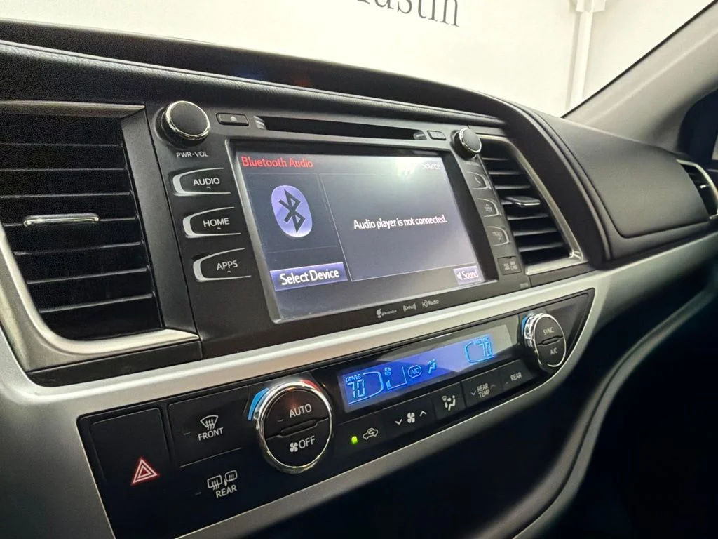 Used 2016 Gray Toyota XLE V6 image 5