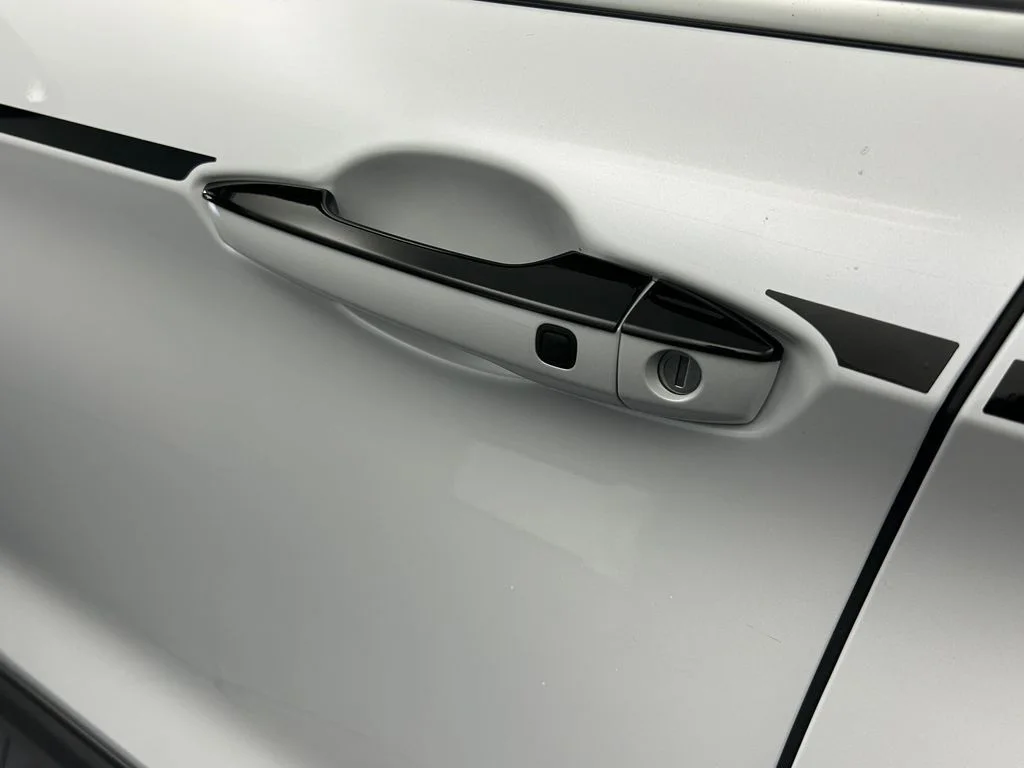 New 2026 White / Black Mitsubishi Trail Edition image 34