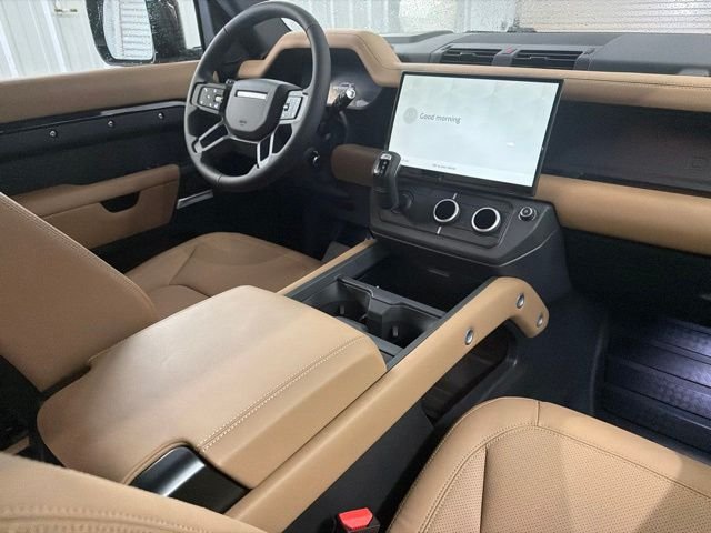 New 2026 Santorini Black Land Rover X-Dynamic SE image 21