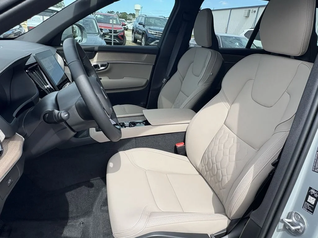 2026 Volvo XC90 Plus - Photo 23