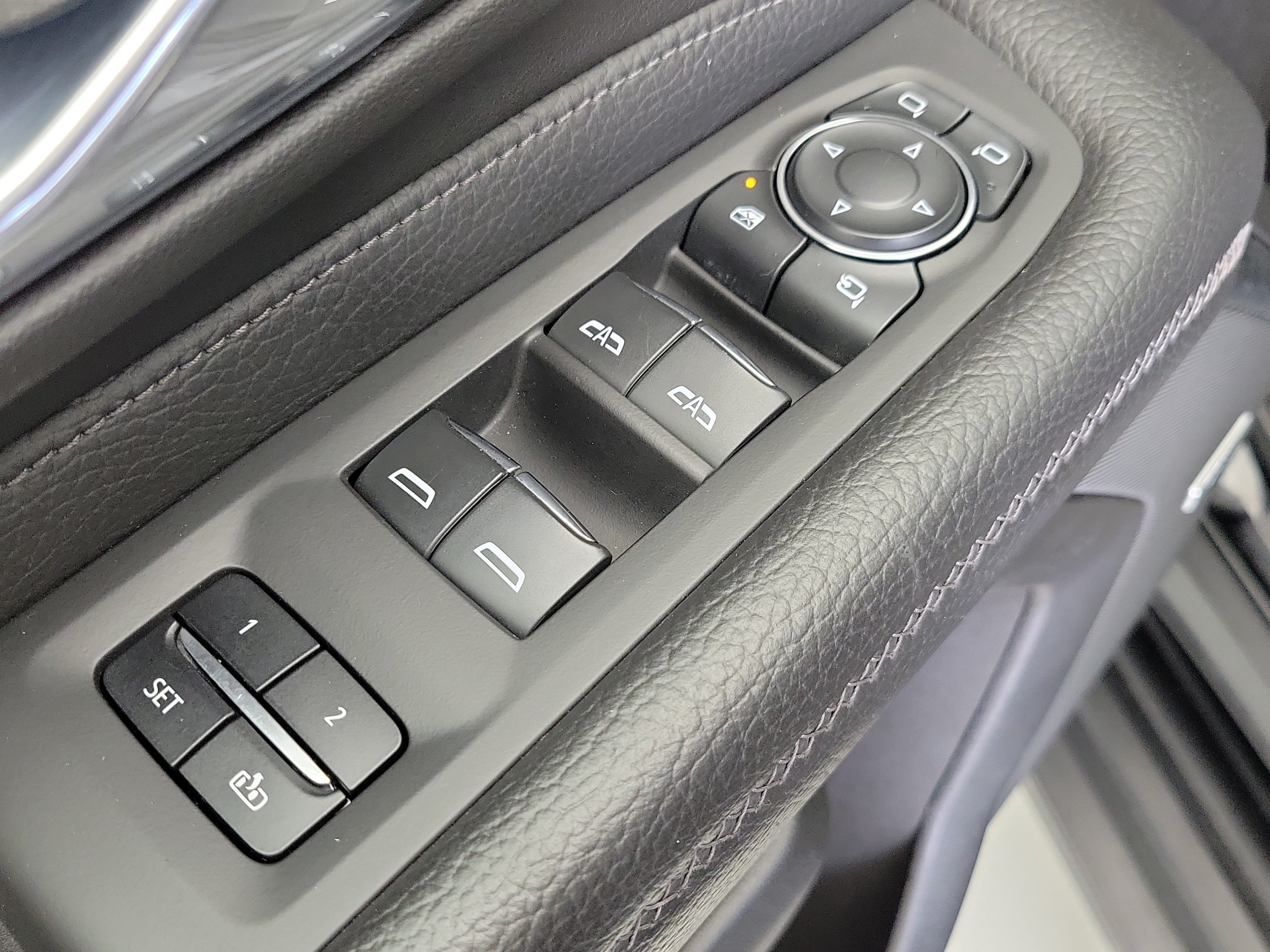 Used 2023 Onyx Black GMC Denali image 23