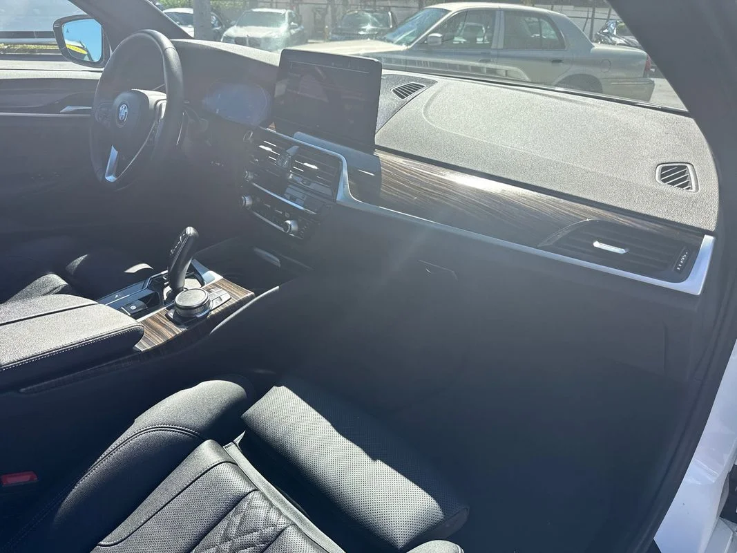 Used 2023  BMW i xDrive image 17