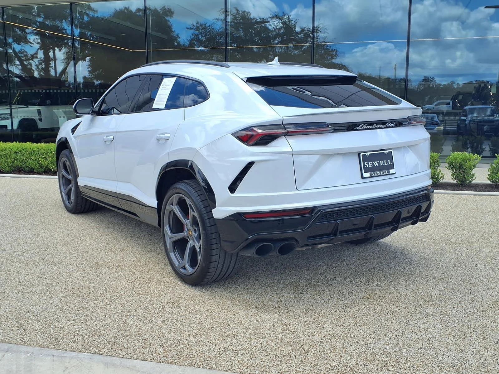 Used 2022 Bianco Monocerus Matt Lamborghini  image 5