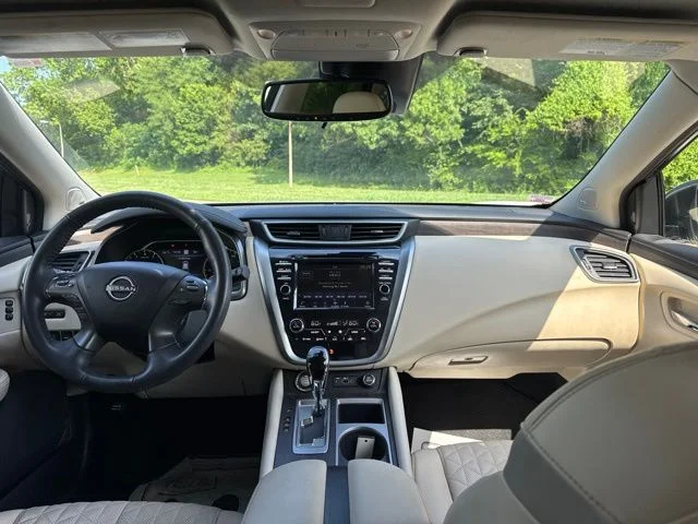 Used 2023 White Nissan Platinum image 13
