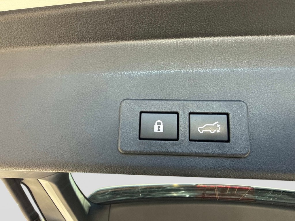Used 2025 White Subaru Limited image 8