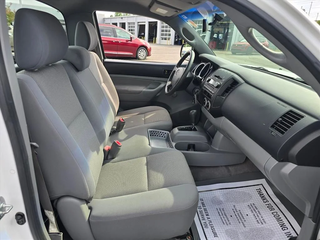 Used 2007 White Toyota  image 11