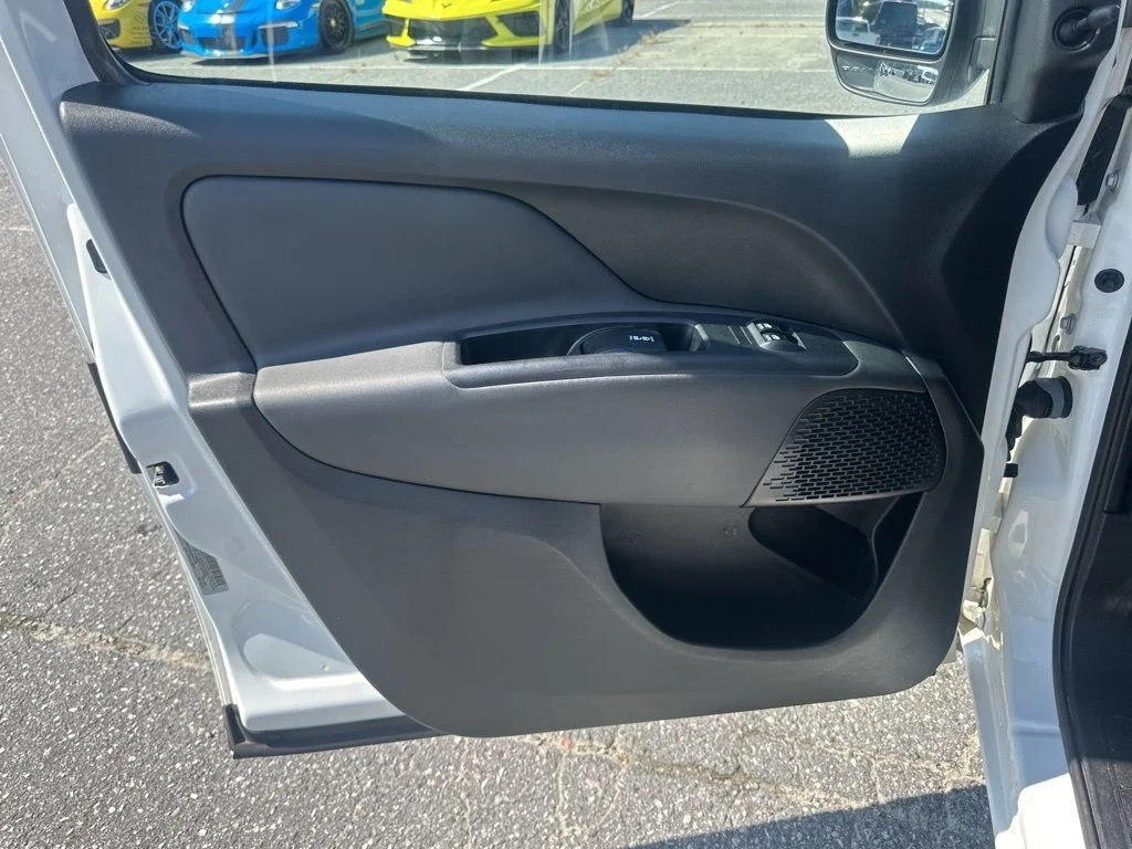 Used 2022 White Ram Base image 21