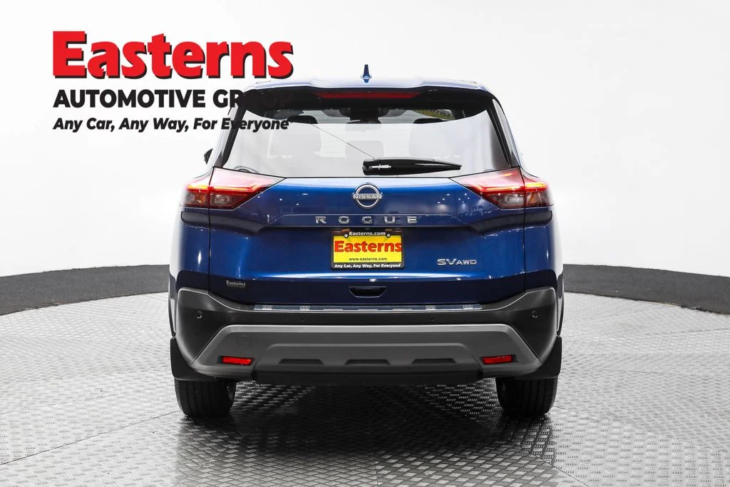 Used 2022 Blue Nissan SV image 6