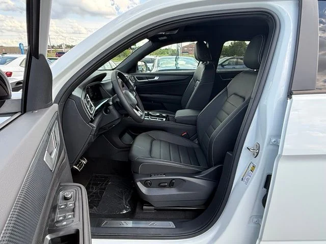 New 2026 White Volkswagen 2.0T SEL R-Line Black image 9