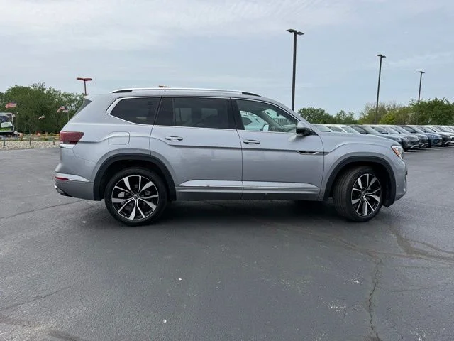 Used 2024 Silver Volkswagen 2.0T SEL Premium R-Line image 9