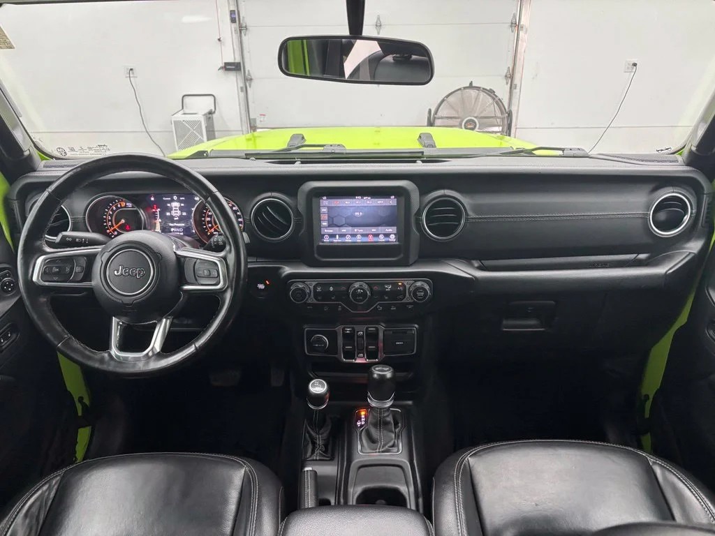 Used 2021 Green Jeep Unlimited Sahara image 4