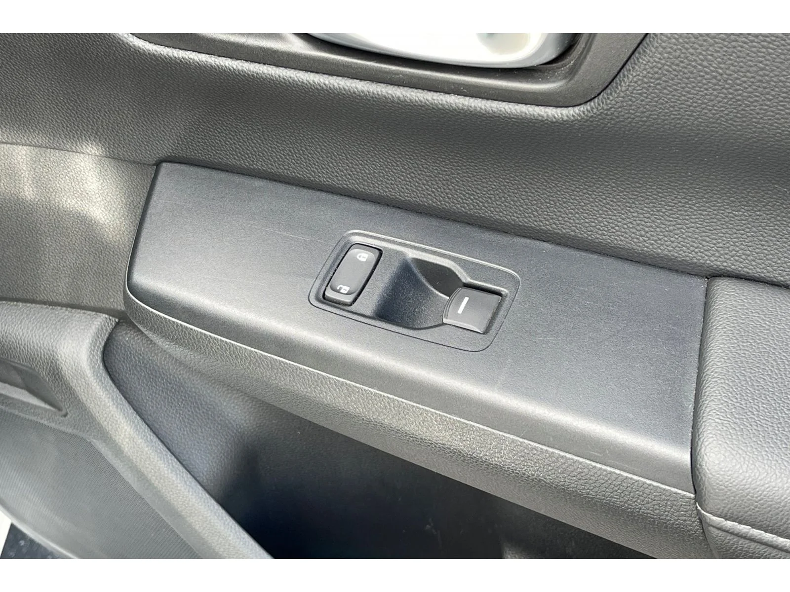 Used 2024 Platinum White Pearl Honda EX image 22