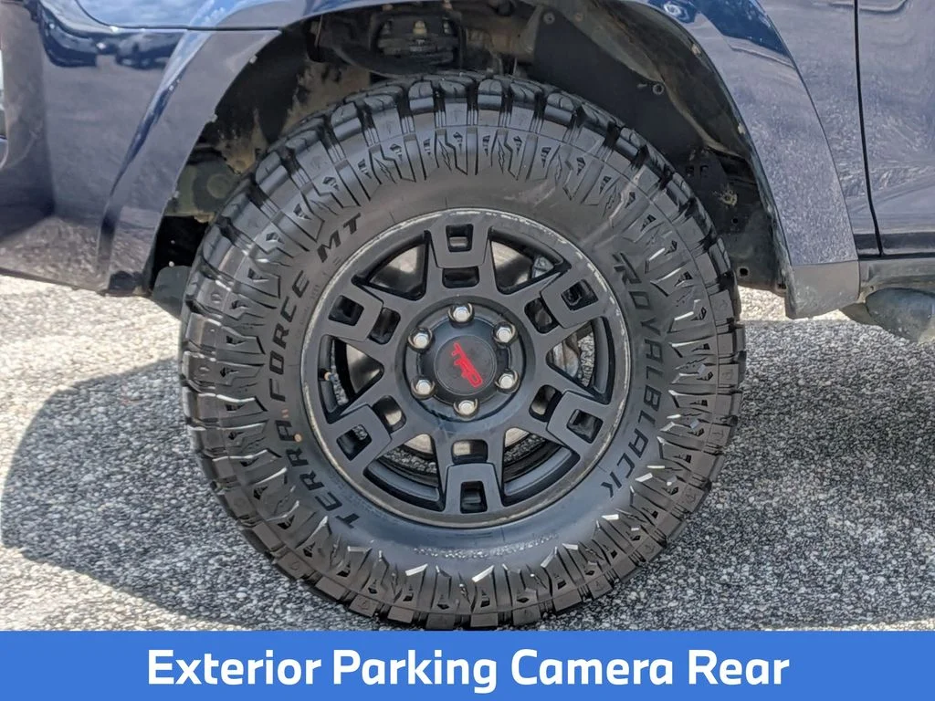 Used 2022 Blue Toyota SR5 image 13