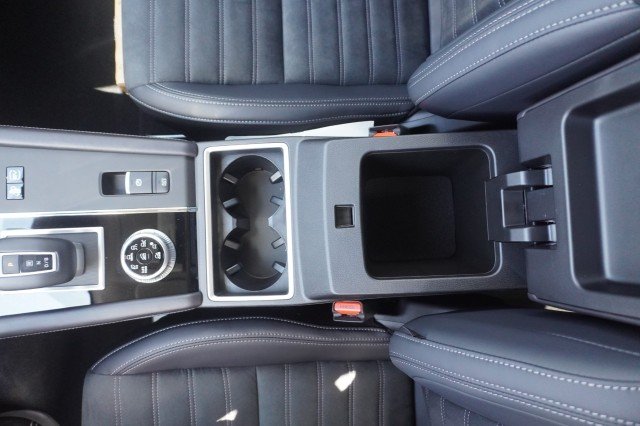 2025 Mitsubishi Outlander Plug-in Hybrid SE - Photo 33